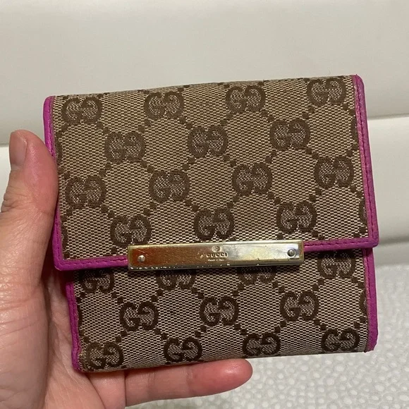 Gucci Tan and Pink Monogram Wallet - Picture 15 of 15
